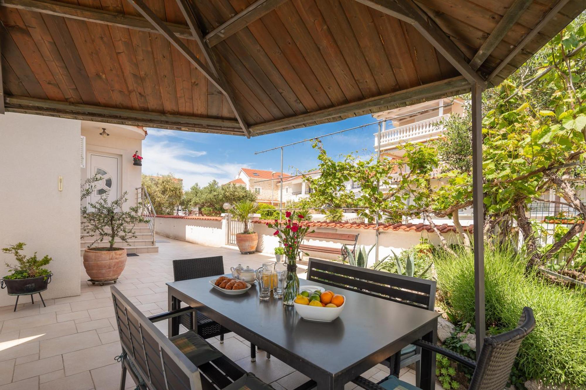 Apartment Tihi 2 Vodice Bagian luar foto